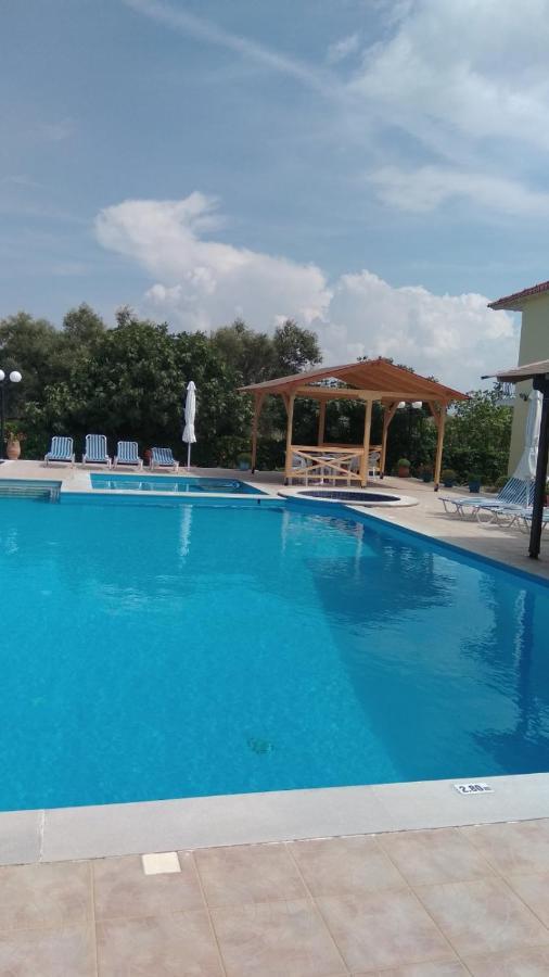 Amarandos Studios With Swimming Pool By Imagine Lefkada Tsoukaládhes Exterior foto